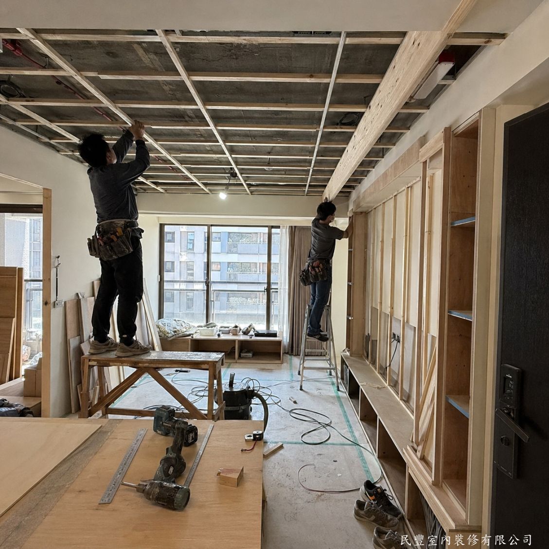 民豐室內裝修-林先生中山路綜合木工工程-客廳天花板木作吊頂施工現場