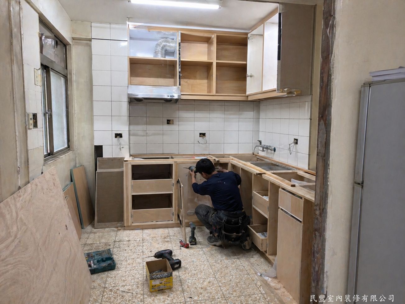 民豐室內裝修-林先生萬華區綜合工程-廚房木作廚具施工中