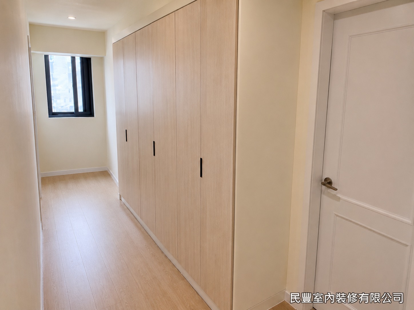 民豐室內裝修-臥室衣櫃-完工整牆衣櫃全景
