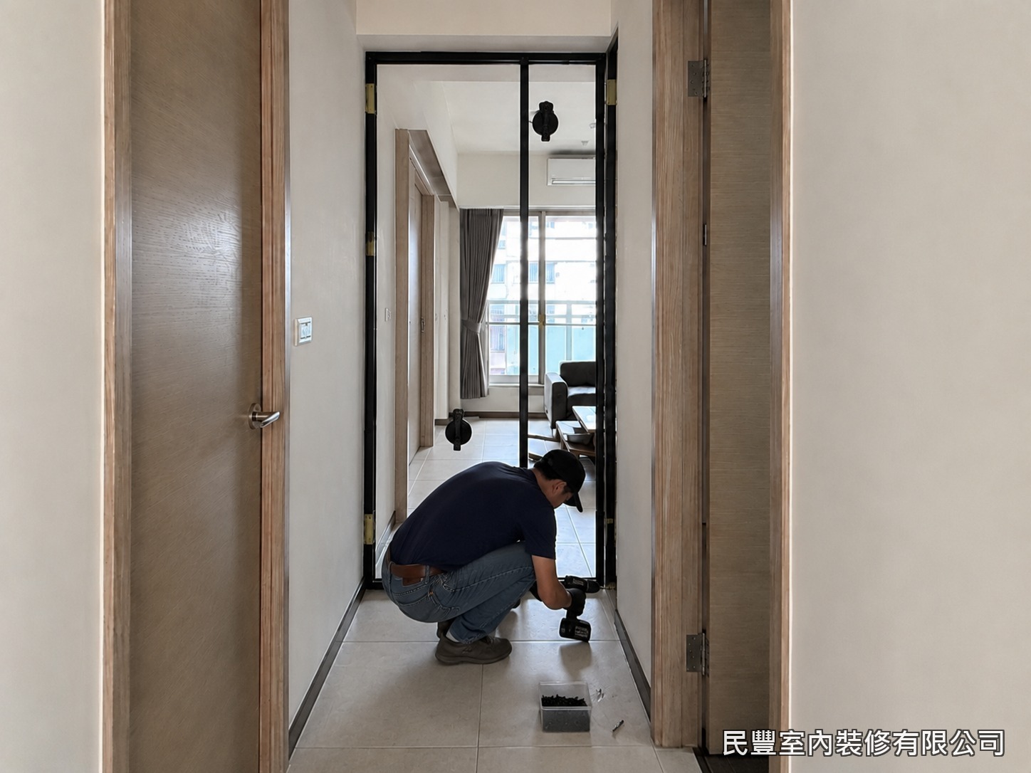 民豐室內裝修-鐵件玻璃屏風-玻璃嵌入固定