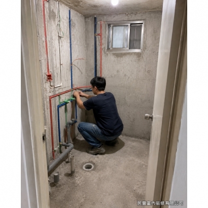民豐室內裝修-衛浴廚房雙翻新-重新配置冷熱水管(紅藍)與電線管路(綠),給水、排水與電源位置依新規劃精準定位 民豐室內裝修-衛浴廚房雙翻新-重新配置冷熱水管(紅藍)與電線管路(綠),給水、排水與電源位置依新規劃精準定位